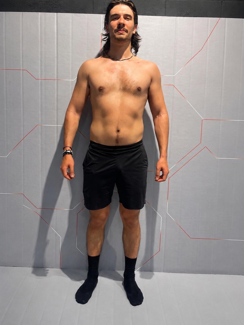Après la prépa Hyrox avec Mission Fit : client homme prêt pour sa course Hyrox, préparation physique 4 mois à domicile